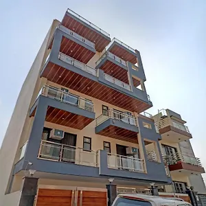 Capital O Welcome Near Appu Ghar 3*, Gurgaon India